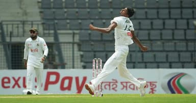 প্রথম আঘাত নাহিদের