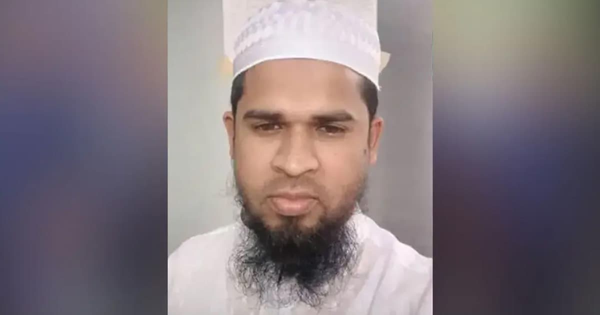 মাদরাসাছাত্রী ধর্ষণ-অন্তঃসত্ত্বার ঘটনায় অভিযুক্ত সেই শিক্ষক গ্রেপ্তার