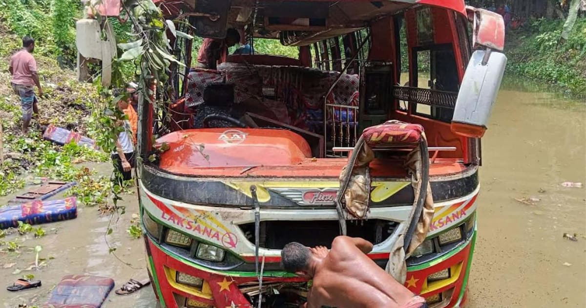 কুষ্টিয়ায় বাস-ট্রাক মুখোমুখি সংঘর্ষে নিহত ৪, আহত অন্তত ২০