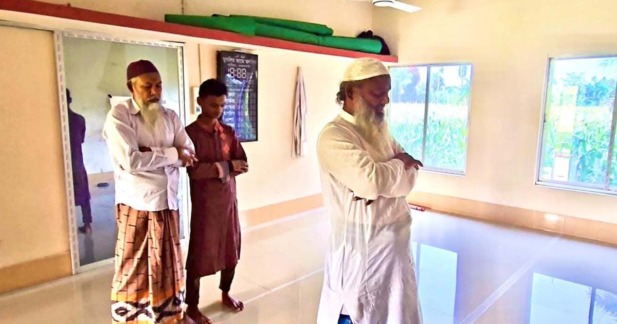 সৌদির সাথে মিল রেখে রাজশাহীতে ঈদের নামাজ অনুষ্ঠিত