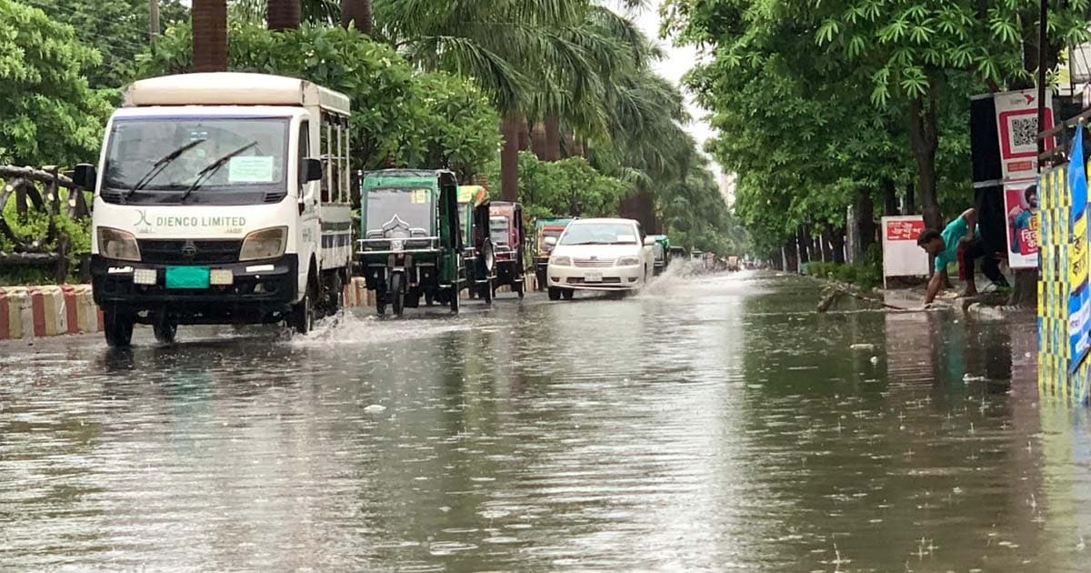 রাজশাহীতে মুষলধারে বৃষ্টি, জনজীবনে স্বস্তি
