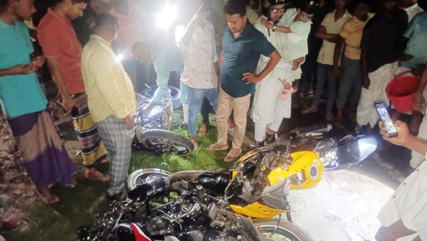বগুড়ায় তিন মোটরসাইকেলের সংঘর্ষে দুই তরুণ নিহত