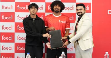 ফুডির ব্র্যান্ড অ্যাম্বাসেডর হলেন হামজা চৌধুরী