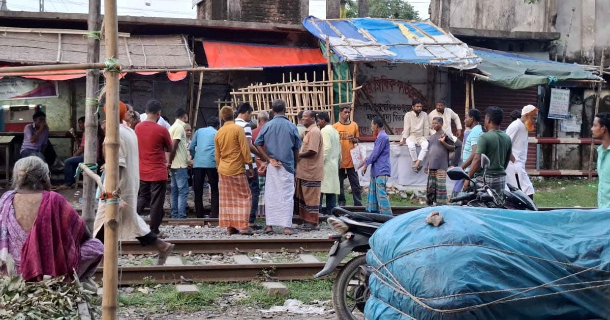 সৈয়দপুরে কোরবানির মাংসের অস্থায়ী হাট, জমজমাট বেচাকেনা