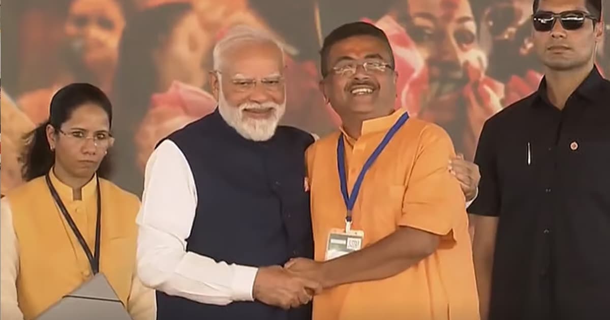 শপথ নিলেন মুখ্যমন্ত্রী শুভেন্দু