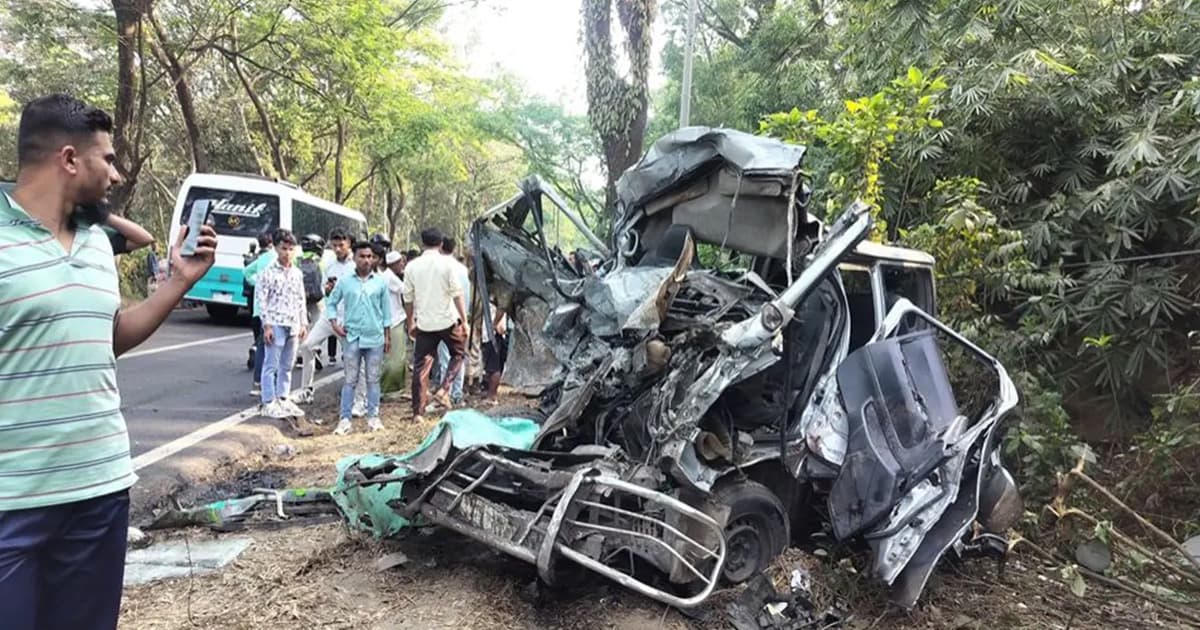 এপ্রিলে সড়ক-নৌ-রেল দুর্ঘটনায় ৪০৪ জনের মৃত্যু