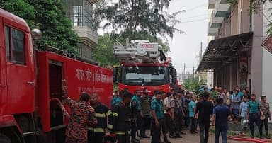 খুলনা মেডিকেলে আগুন, হাসপাতালজুড়ে আতঙ্ক