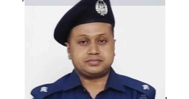 গাঁজা উদ্ধারে সাফল্য, ডিআইজির পক্ষ থেকে পুরস্কৃত ওসি মনোয়ার জাহান