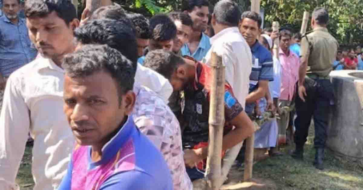 চাঁপাইনবাবগঞ্জে সারের সংকট, কৃষকের ভোগান্তি চরমে