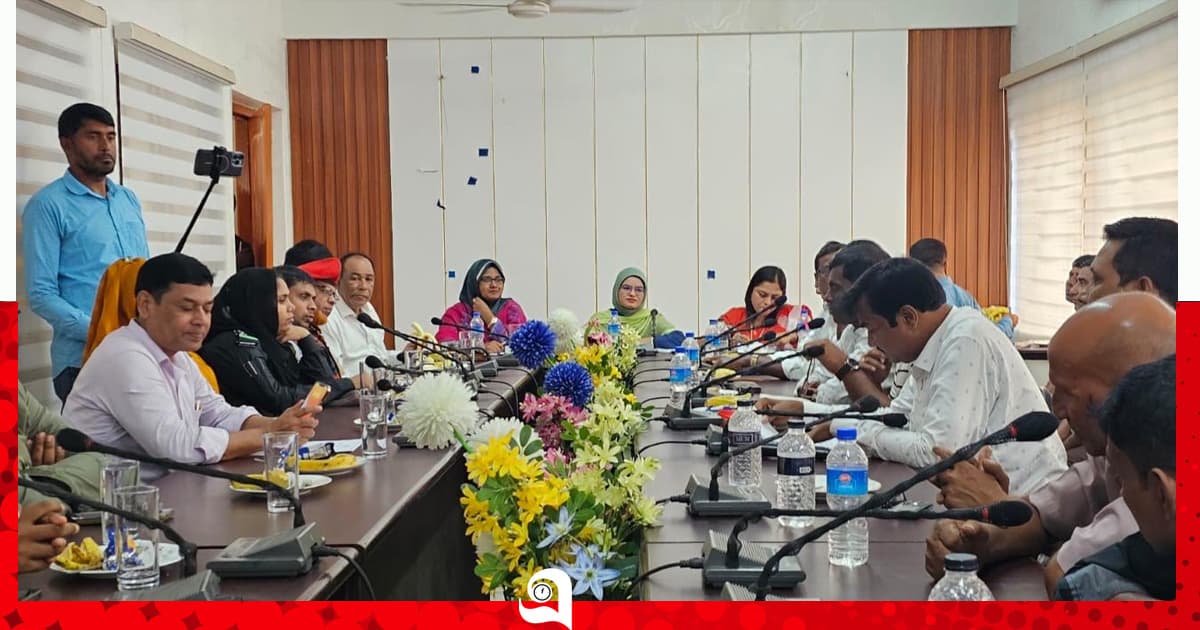 দুর্গাপুরে দুর্গাপূজা উপলক্ষে মতবিনিময় সভা অনুষ্ঠিত