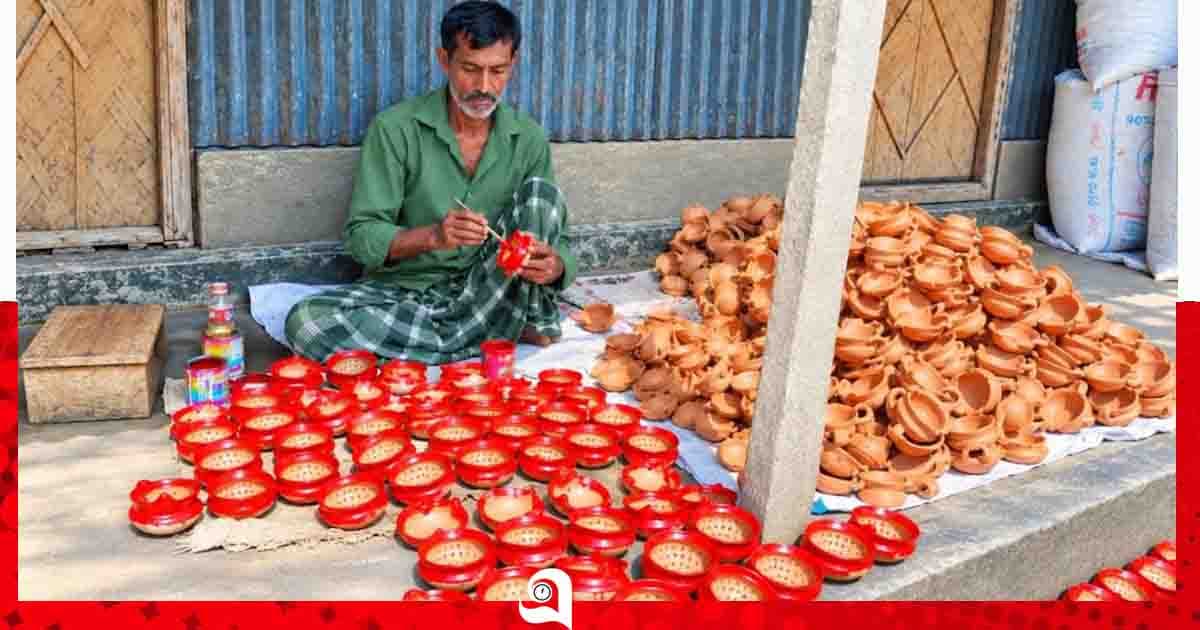 ভাঙ্গুড়ায় পূজার মেলা ঘিরে ব্যস্ত সময় পার করছেন মৃৎশিল্পীরা