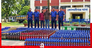 বালুর আড়ালে পাচারকালে বিদেশি মদ উদ্ধার, আটক ২