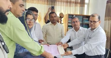 সংরক্ষিত নারী আসনে বিএনপির এলিজার মনোনয়নপত্র জমা