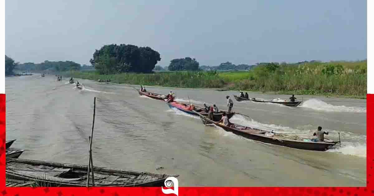 মৎস্য বিভাগের স্পিডবোট নেই, ট্রলার ভাড়া করে চলছে অভিযান