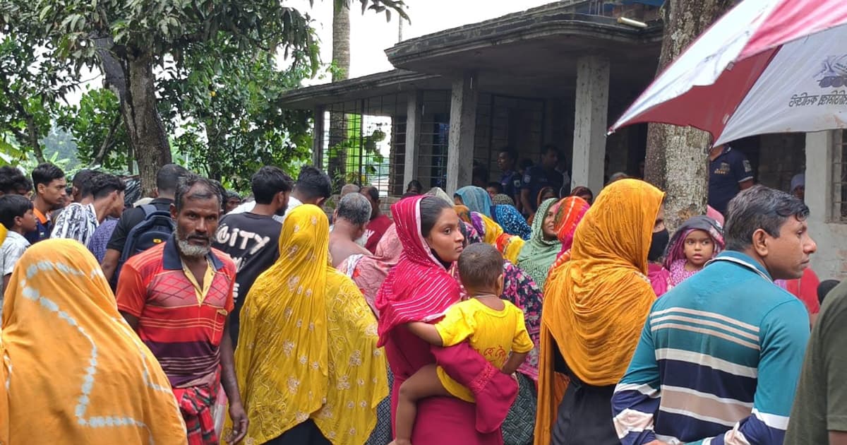 গুরুদাসপুরে পুকুরের কাদা থেকে নারীর মরদেহ উদ্ধার