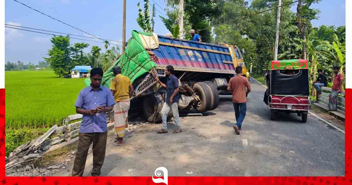 সকালে হাঁটতে বেরিয়ে ট্রাকচাপায় দুই নারীর মৃত্যু