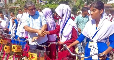 জাইমা রহমানের জন্মদিনে ৫৪৮ বাইসাইকেল উপহার প্রতিমন্ত্রীর