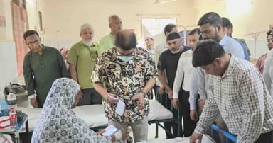 মুরাদনগর হাসপাতালে মন্ত্রীর পরিদর্শন, ধরা পড়ল অনিয়ম