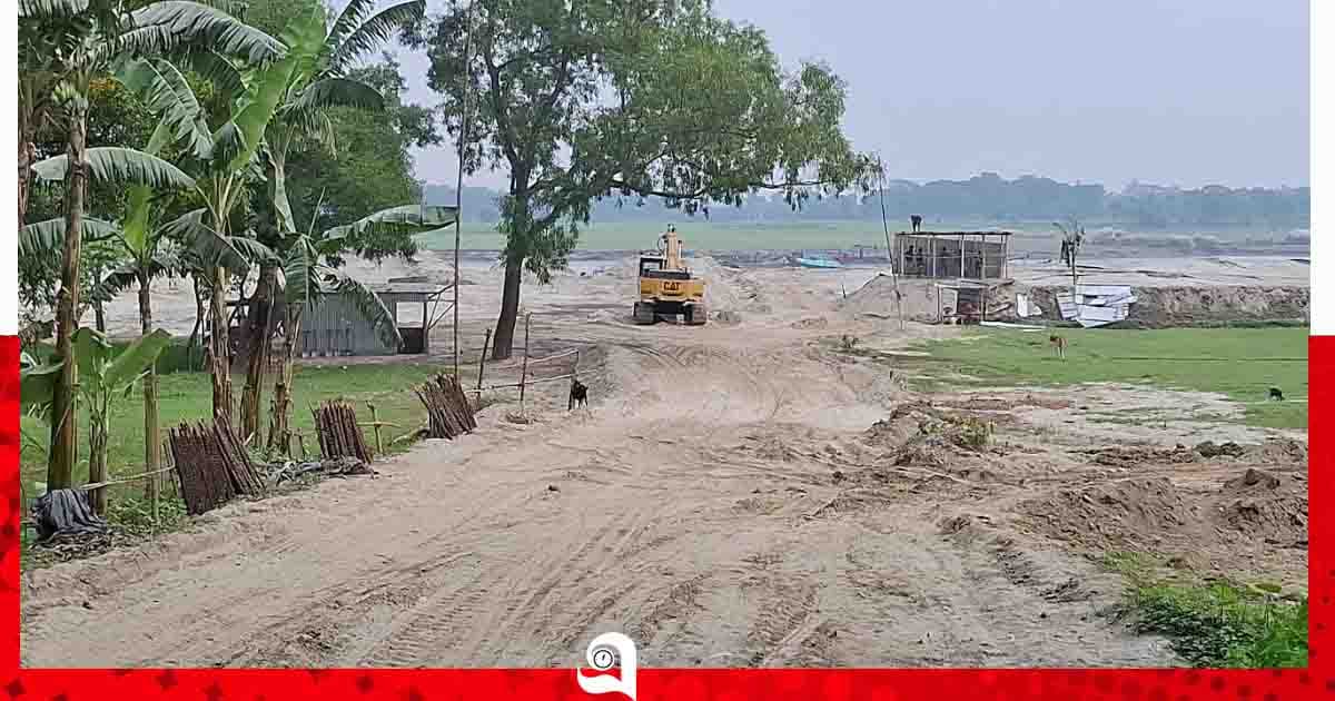 ত্রিশালে মেয়াদের পরও দেদারছে চলছে সরকারি বালু লুট