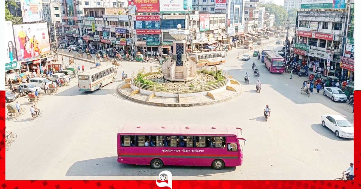 বগুড়ায় মহিলা বাসে যাত্রী সংকট