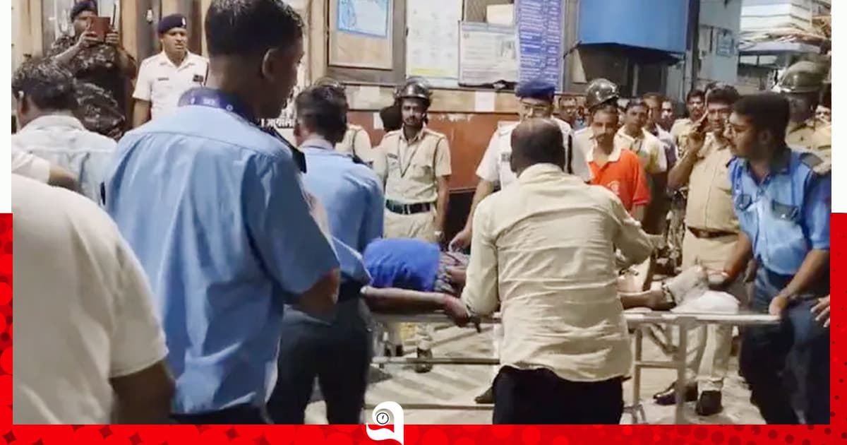 কলকাতার পূজামণ্ডপে পদদলিত হয়ে নিহত ১৯