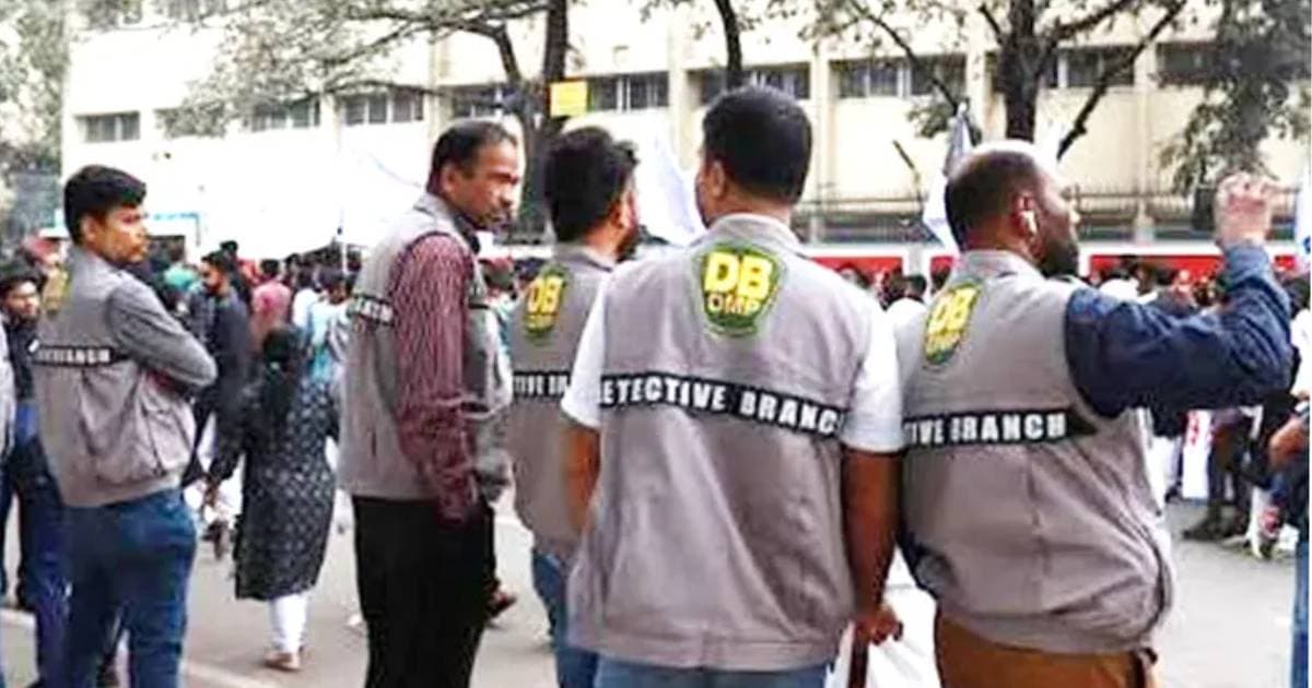 অতিরিক্ত ডিআইজির বাড়িতে অভিযান, নারীসহ আটক ৮৪