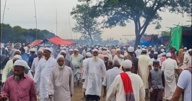 নীলফামারীর ইজতেমায় লক্ষাধিক মুসল্লির জুমার নামাজ আদায়
