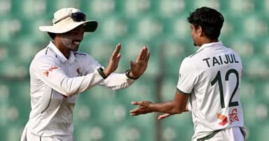 তাইজুলের জোড়া আঘাতে ঘুরে দাঁড়াল বাংলাদেশ