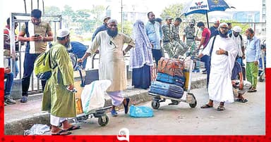 ১৪৫০০ যাত্রীর মহা দুর্ভোগ