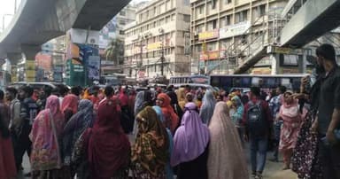 মিরপুরে পোশাক শ্রমিকদের সড়ক অবরোধ