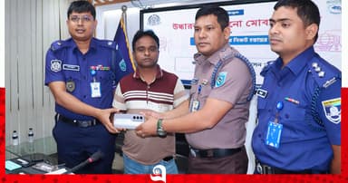 নীলফামারীতে ২৮টি মোবাইল উদ্ধার, হস্তান্তর