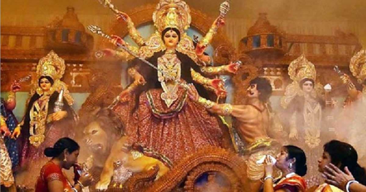 আজ বিজয়া দশমী, মণ্ডপে মণ্ডপে বিসর্জনের সুর