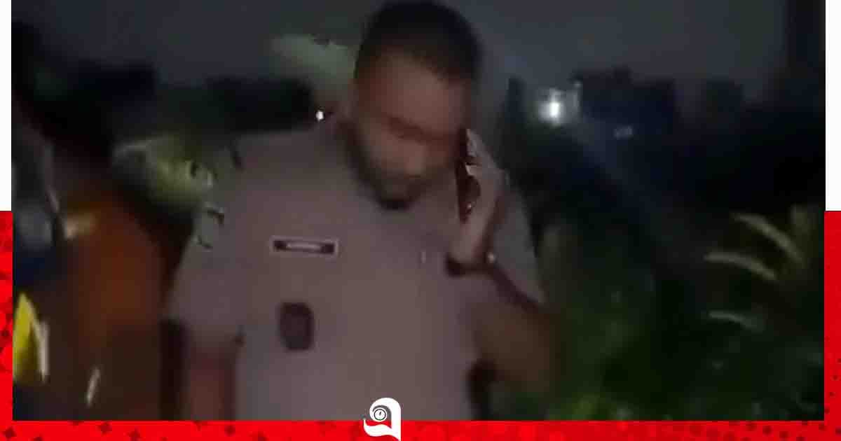 রাতের আঁধারে মশাল হাতে জমায়েত, কালীগঞ্জে তোলপাড়