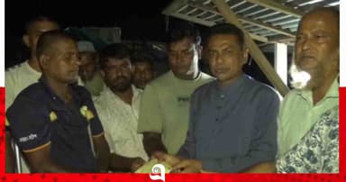 নলডাঙ্গায় দুর্ঘটনায় আহত শ্রমিক রতন দাসকে আর্থিক সহায়তা প্রদান