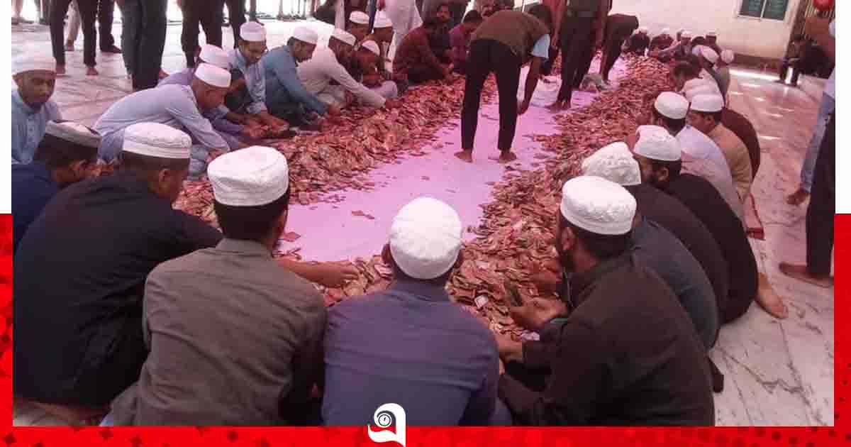 ৩৪ দিন পর ফের খোলা হলো শাহজালাল মাজারের দানবাক্স