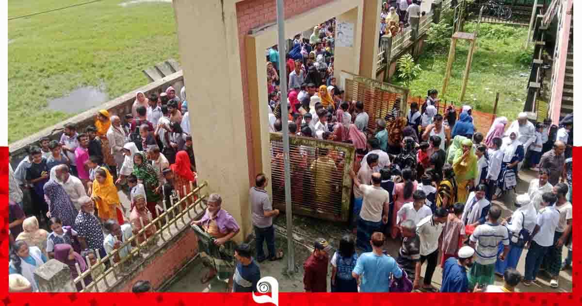 বেতাগীর স্কুলে বৈদ্যুতিক মিটারে শর্টসার্কিট, আতঙ্কে শিক্ষার্থীরা