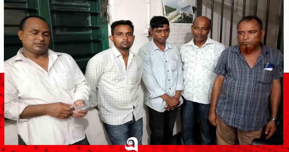 একতা এক্সপ্রেস ট্রেনে ছিনতাইয়ের চেষ্টা, আটক ৫