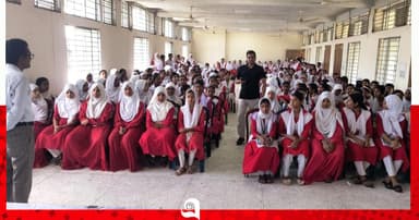 শিবচরে শিক্ষার্থীদের সাথে ওসির মতবিনিময়