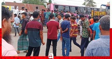 ত্রিশালে গ্যাসের দাবিতে সিএনজি চালকদের মহাসড়ক অবরোধ