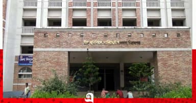 পুলিশকে ধাক্কা দিয়ে আদালত ভবন থেকে পালাল আসামি