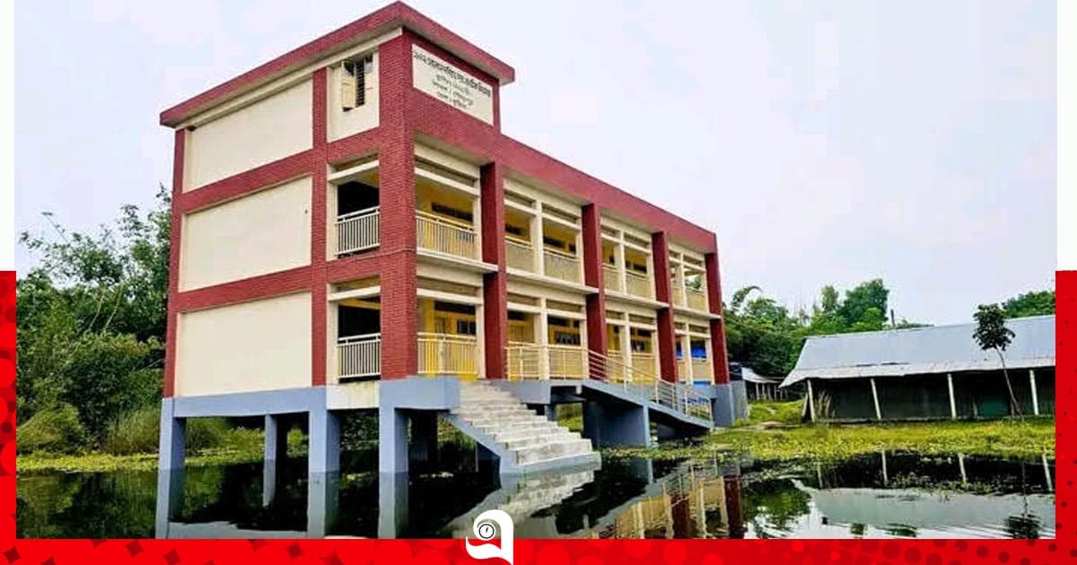 দৌলতপুরে পানিবন্দি ৫০ হাজার মানুষ, বন্ধ ১৮ শিক্ষাপ্রতিষ্ঠান