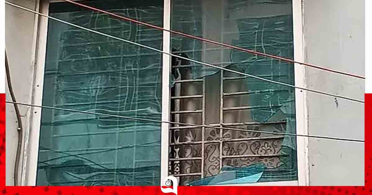 ‘বাসায় থাকিস, টাকা দিবি না’