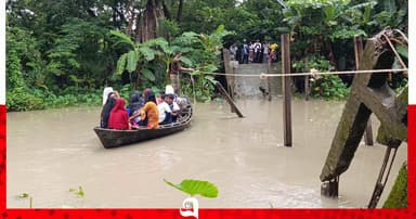ডিঙি নৌকায় পারাপার