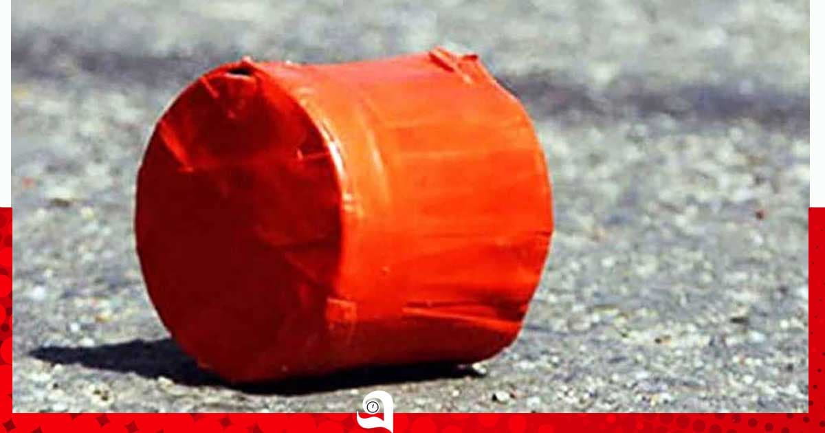 যাত্রাবাড়িতে ৫টি ককটেল বিস্ফোরণ, রিকশাচালক আহত