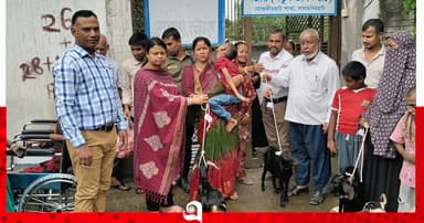 লালমনিরহাটে সুবিধাবঞ্চিতদের স্বাবলম্বী করতে সহায়তা প্রদান