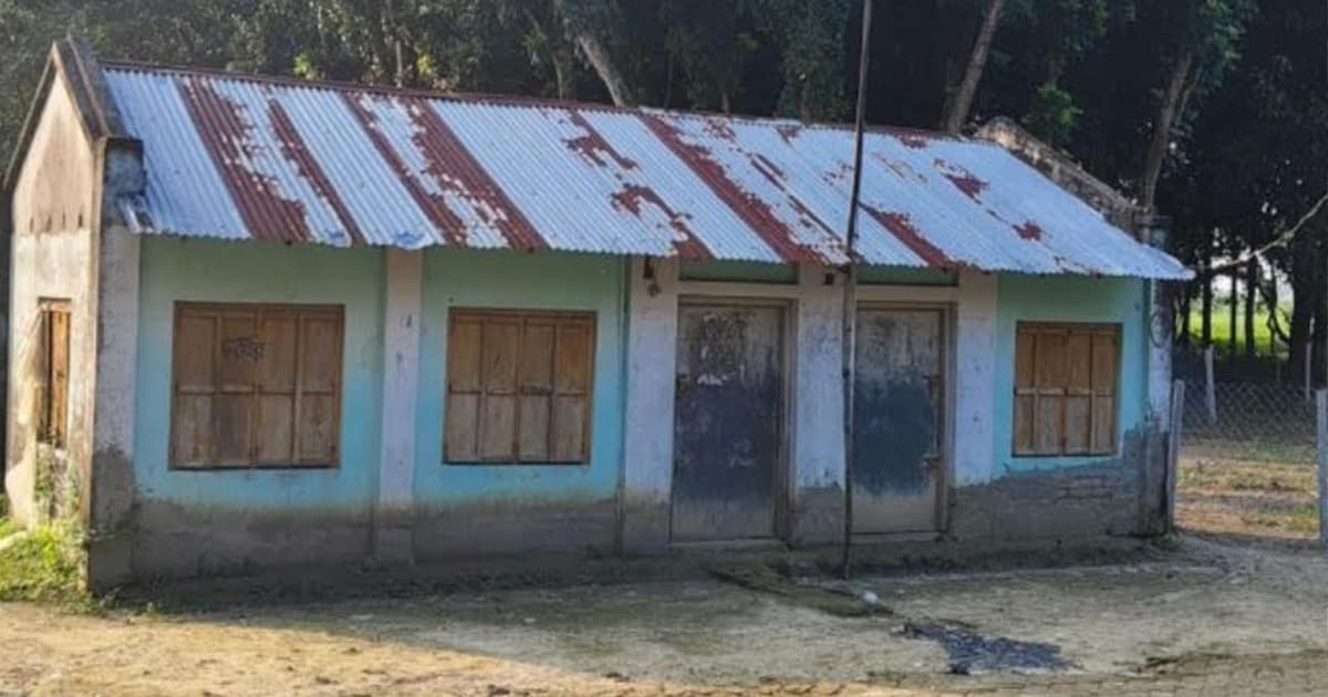 টিনশেড ঘরেই চলছে পাশাপোল ইউনিয়ন পরিষদের কার্যক্রম