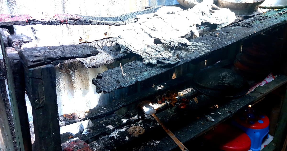 কাঁঠালিয়ায় দুর্বৃত্তের আগুনে শিক্ষকের ঘর পুড়ে ছাই