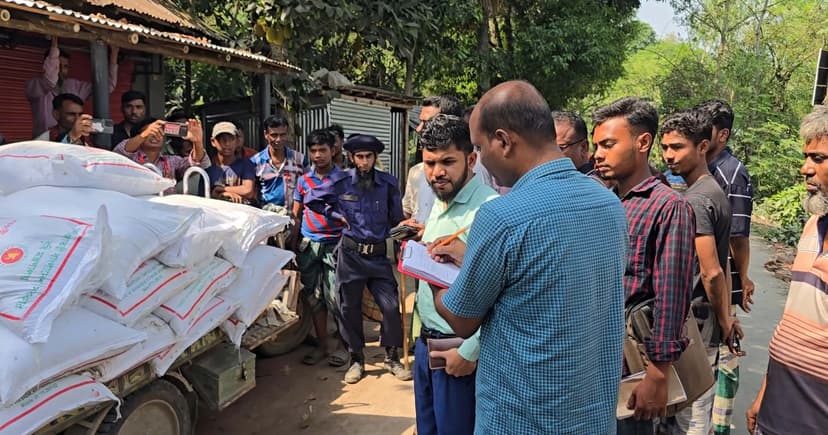 মান্দায় পাচারকালে ৪৫ বস্তা রাসায়নিক সার জব্দ