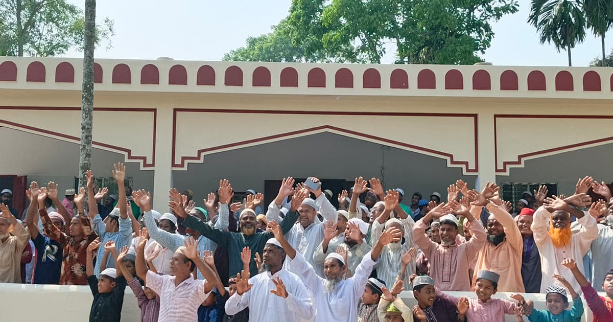 বীরগঞ্জে শম্ভুগাঁও কেন্দ্রীয় জামে মসজিদের উদ্বোধন