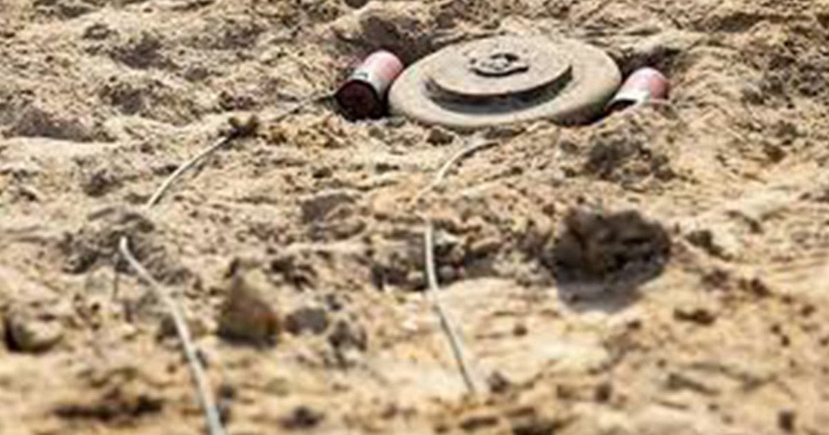 সীমান্তে মাইন বিস্ফোরণে রোহিঙ্গা যুবকের পা বিচ্ছিন্ন